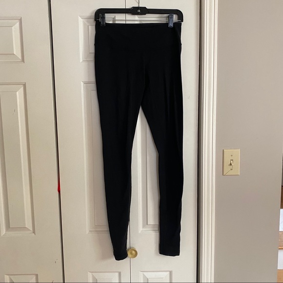 Black Lululemon leggings - Picture 3 of 4